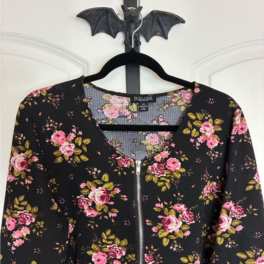 Goth Black & Floral Zipper Front Comfortable Material Bell Sleeve Cuff 2X-3X - Picture 3 of 13